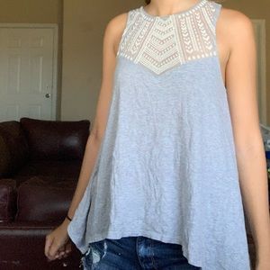 grey tank top